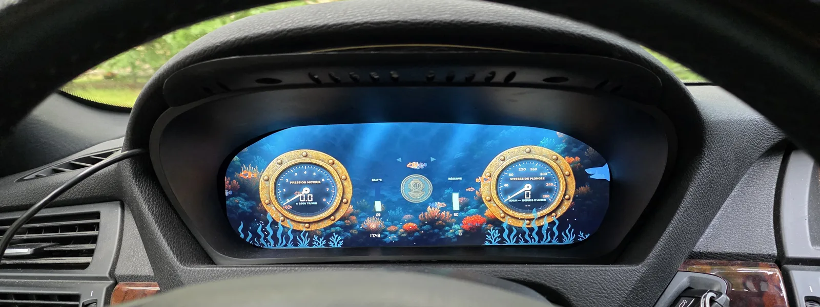 Réalisation compteur aquarium photographiée en fonctionnement à bord
